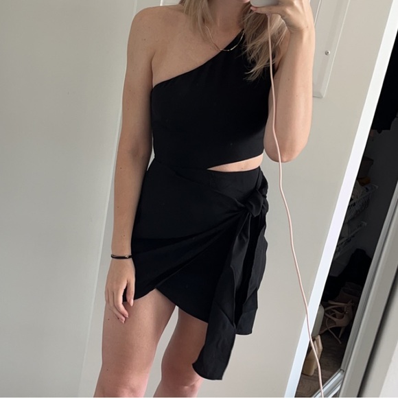 Runaway the Label Dress BNWT - Picture 2 of 3